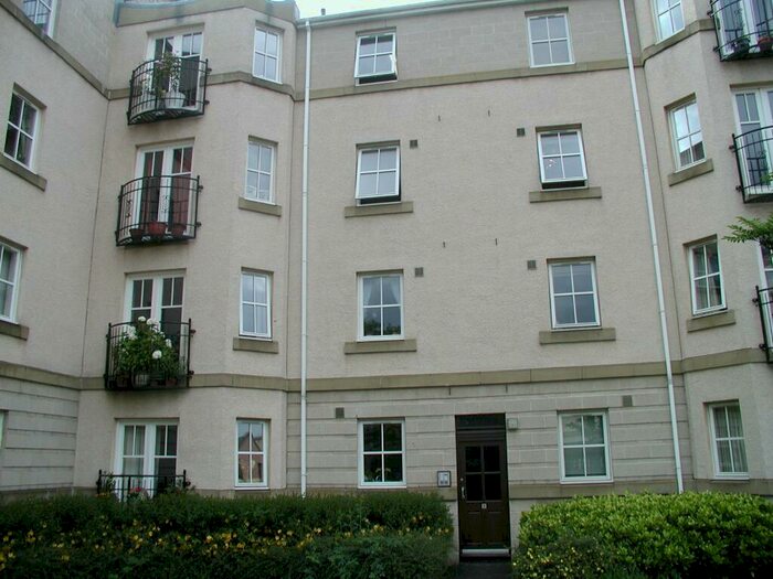 2 Bedroom Terraced House To Rent In Huntingdon Place, Edinburgh, EH7