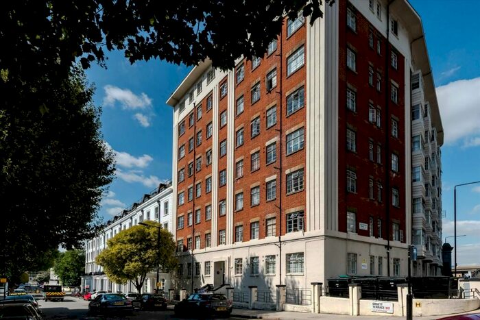 Studio To Rent In Westbourn Court, London, W2