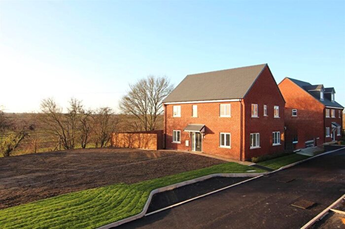 3 Bedroom Detached House For Sale In Blackberry Close, Great Barford, MK44