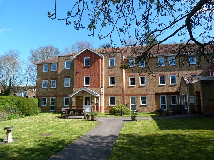 1 Bedroom Flat For Sale In Fairfield Road, Broadstairs, CT10