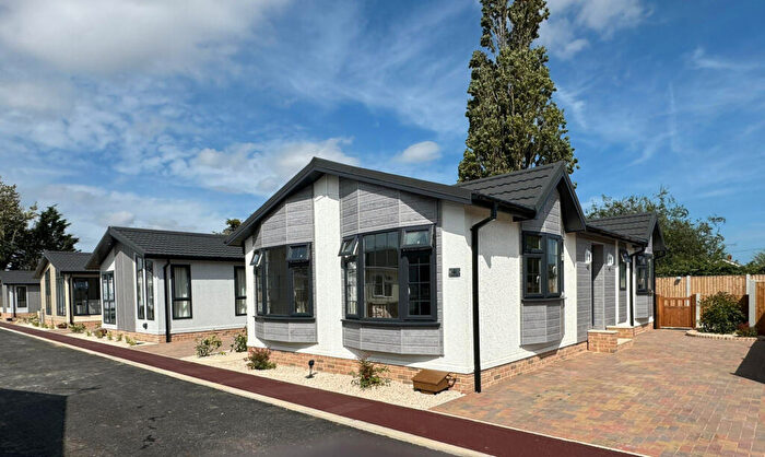 2 Bedroom Park Home For Sale In Clacton-on-Sea, Essex, CO16