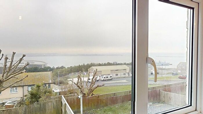 2 Bedroom Flat For Sale In East Weare Road, Portland, Dorset, DT5