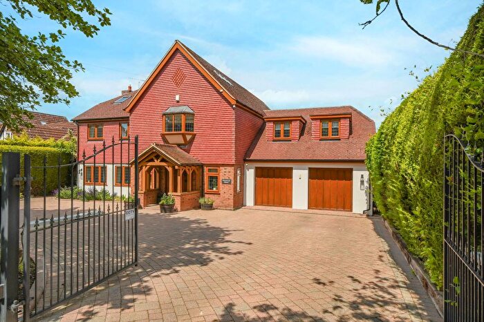 6 Bedroom Detached House For Sale In Challacombe Close, Hutton Mount, Brentwood, CM13