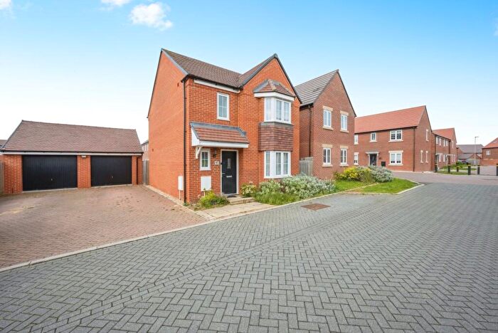 3 Bedroom Detached House For Sale In Lacewing Drive, Biddenham, Bedford, Bedfordshire, MK40