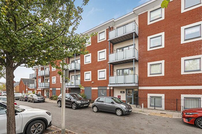 2 Bedroom Apartment For Sale In , Rushley Way, Reading, RG2