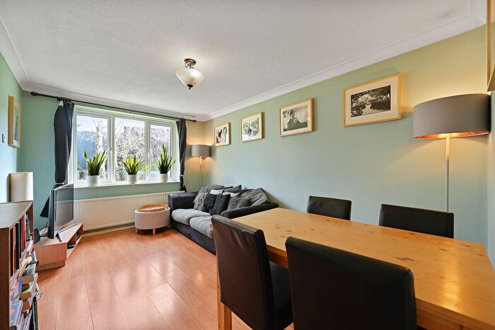 1 Bedroom Flat For Sale In Lynn Close, Harrow, HA3