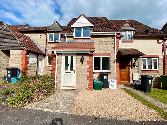 2 Bedroom House To Rent In Wentworth, Warmley, Bristol, BS30