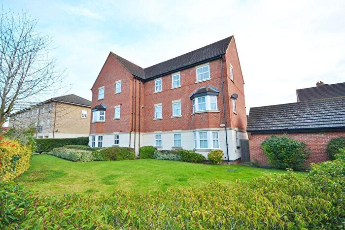 2 Bedroom Apartment For Sale In Stonebridge Grove, Monkston Park, Milton Keynes, Buckinghamshire, MK10
