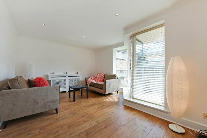 2 Bedroom Apartment To Rent In Hermitage Wall, Hermitage Wall, Wapping, E1W