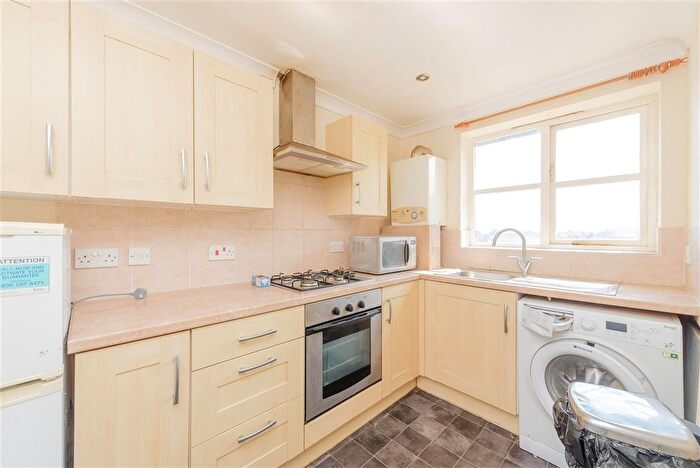 1 Bedroom Flat For Sale In Beresford Road, Upper Gillingham, Kent, ME7
