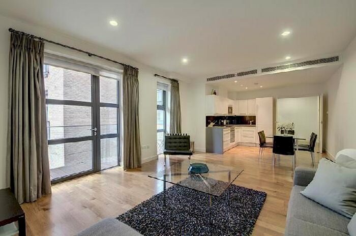 2 Bedroom Flat To Rent In Blandford Street, Marylebone, London, W1U