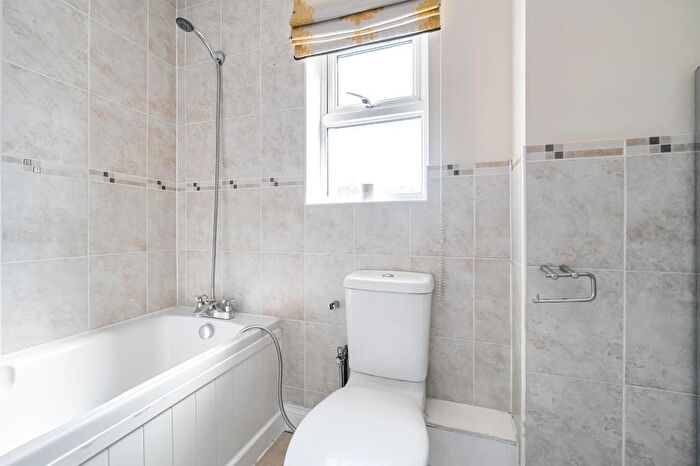 6 Bedroom Detached House For Sale In Wexham, Berkshire, SL3