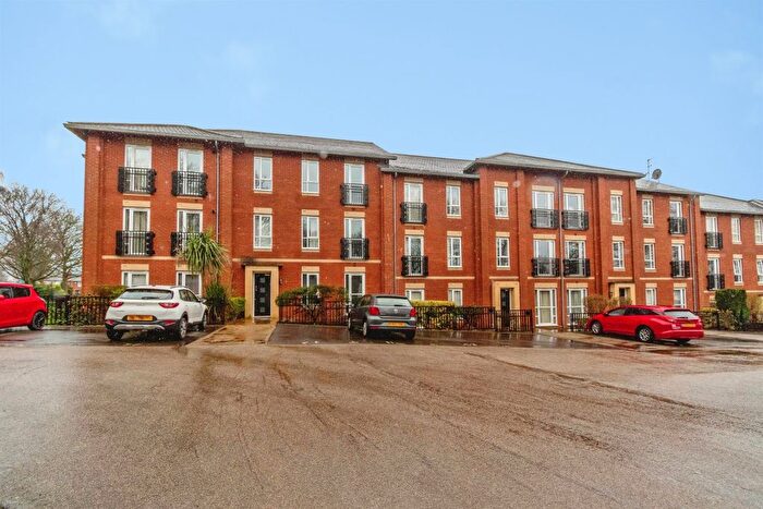 2 Bedroom Flat For Sale In Lowbridge Walk, Bilston, WV14