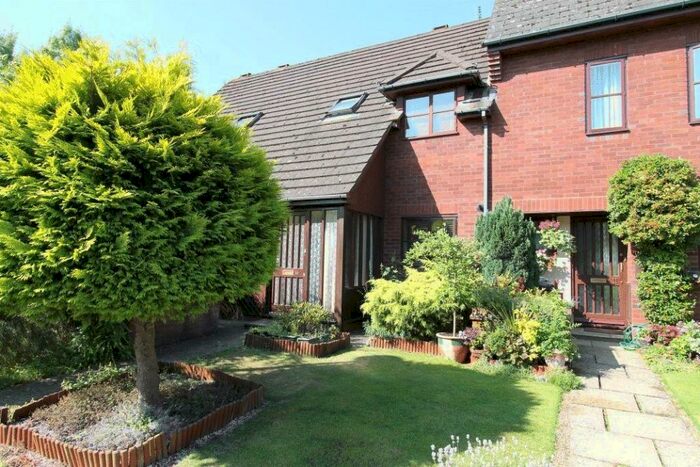 3 Bedroom Terraced House To Rent In Grange Close, Godalming, GU7
