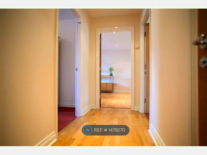 2 Bedroom Flat To Rent In Minton Court, Bolton, BL3