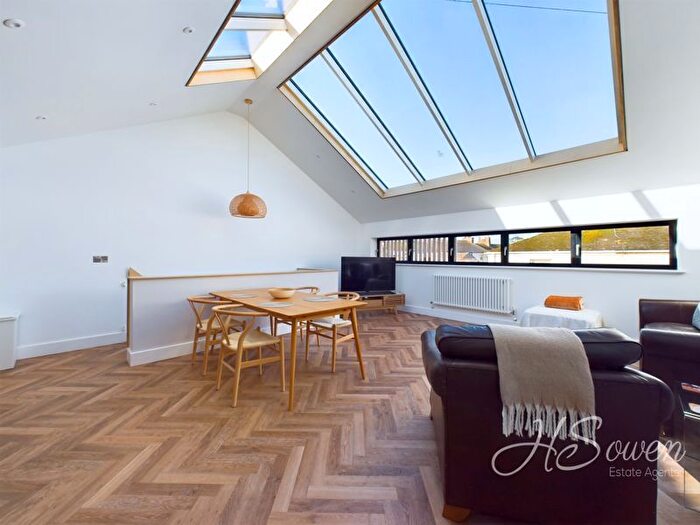 2 Bedroom Semi-Detached House To Rent In Babbacombe Downs Road, Torquay, TQ1