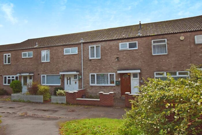 3 Bedroom Terraced House For Sale In Bakers Lane, Peterborough, PE2