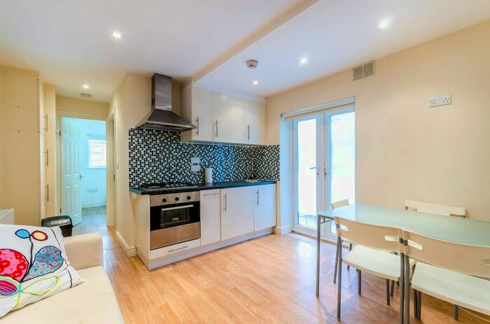 1 Bedroom Flat To Rent In Rosendale Road, Herne Hill, London, SE24