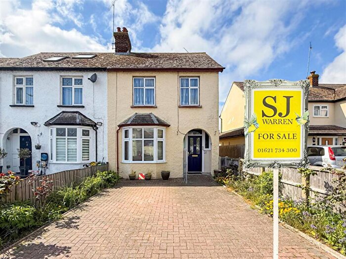 3 Bedroom Semi Detached House For Sale In Station Road, Burnham-On-Crouch, CM0