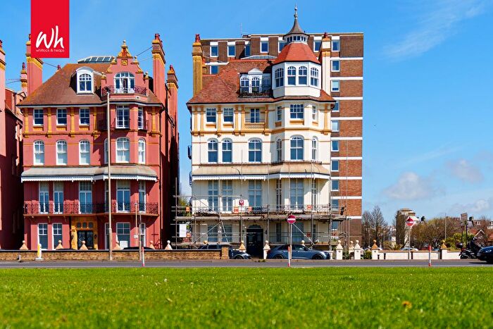 2 Bedroom Flat For Sale In Kings Gardens, Hove, BN3