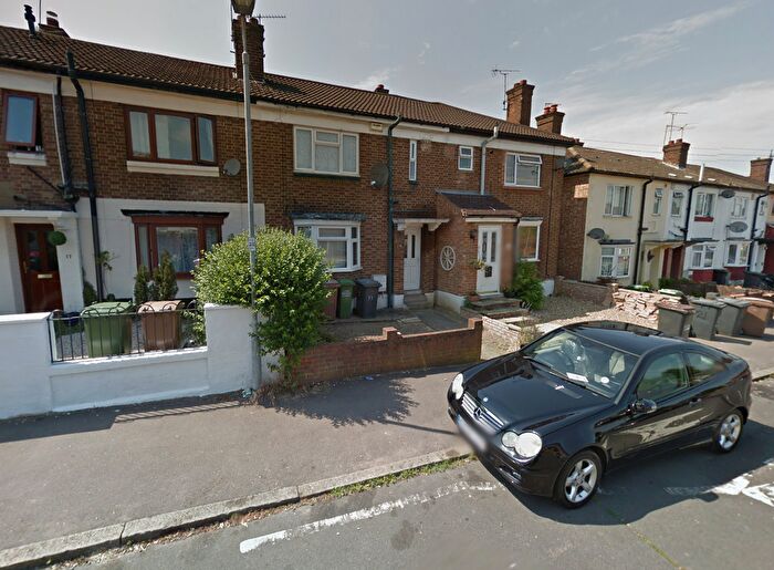 3 Bedroom Property To Rent In Warren Road, Luton, LU1