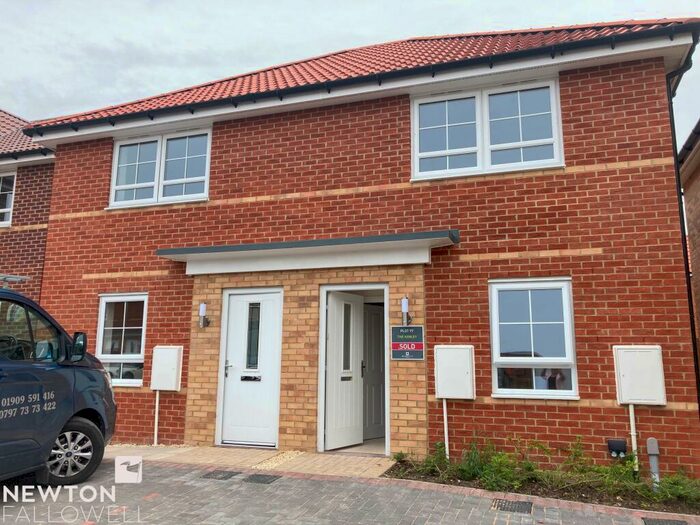 2 Bedroom Semi-Detached House To Rent In Langley Road, Harworth, Doncaster, DN11