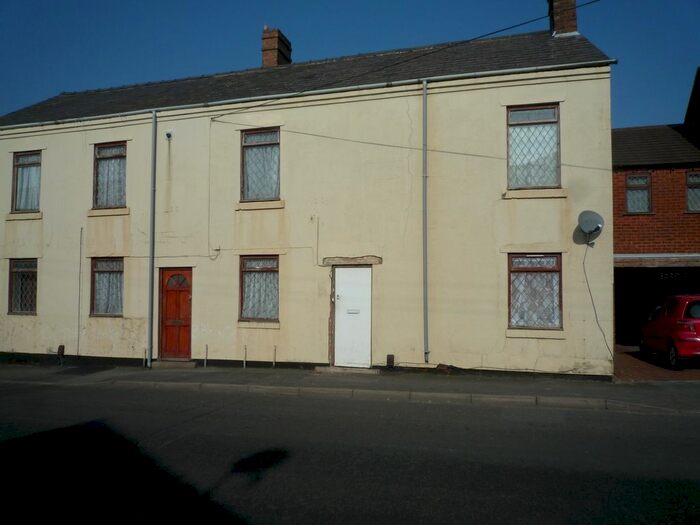 2 Bedroom Flat To Rent In West Street, St. Georges, Telford, TF2