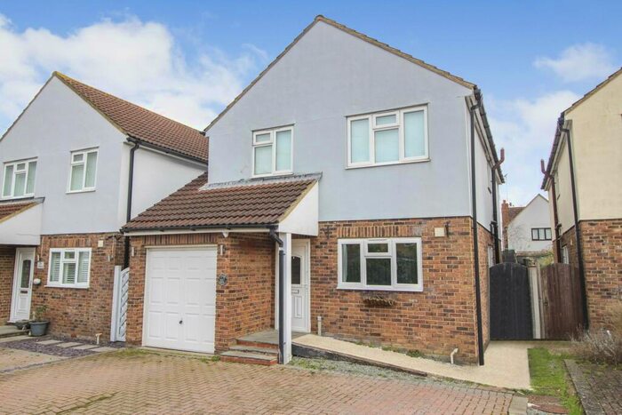 4 Bedroom Detached House For Sale In Garden Close, Althorne, CM3