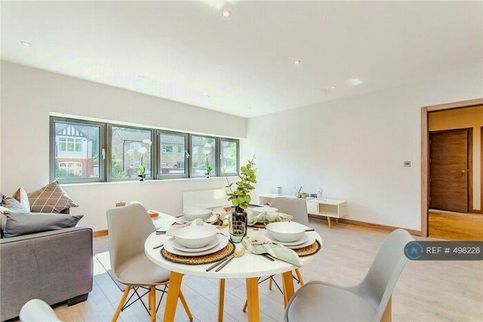 1 Bedroom Flat To Rent In Clearway Court, Caterham, CR3