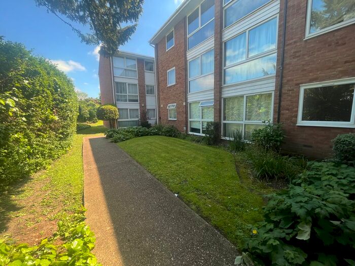 2 Bedroom Flat To Rent In Inks Green, London, E4