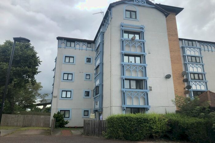 3 Bedroom Flat To Rent In Witton Court, Fawdon, Newcastle Upon Tyne, Tyne And Wear, NE3