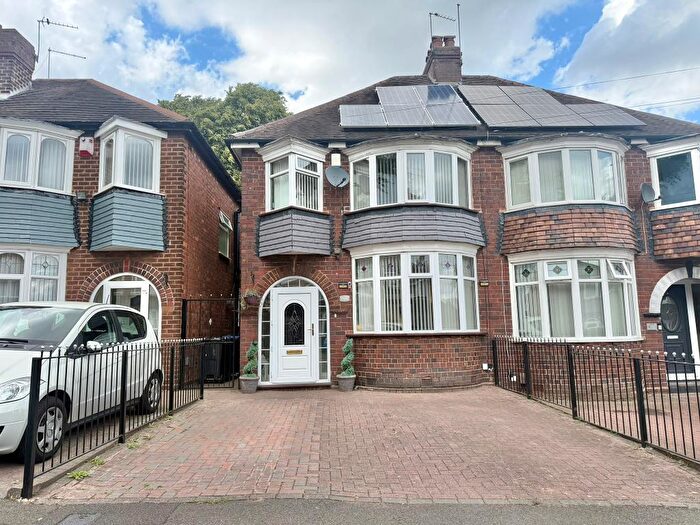 3 Bedroom Semi-Detached House For Sale In The Broadway, West Bromwich, West Midlands, B71