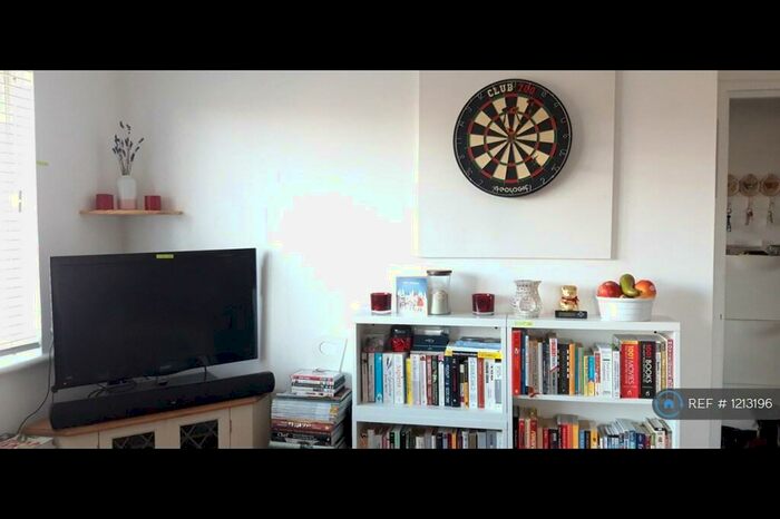 Studio To Rent In John Silkin Lane, London, SE8