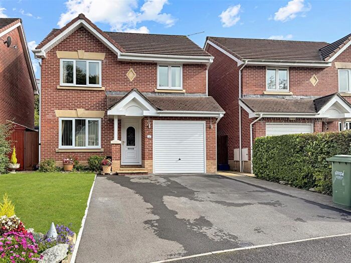 3 Bedroom Detached House For Sale In Foxglove Close, Barnstaple, EX32
