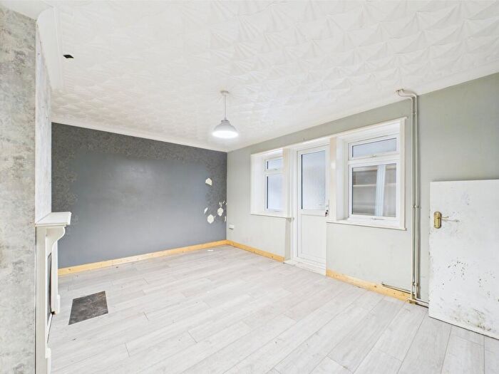 2 Bedroom Semi-Detached House For Sale In Rands Meadow, Holwell, Hitchin, SG5