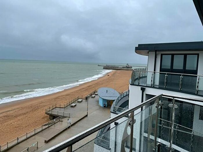 2 Bedroom Flat To Rent In The Boulevard, Ramsgate, CT11