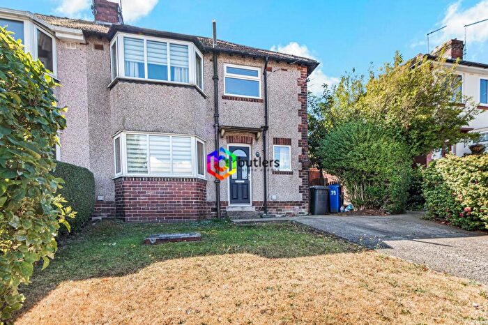 3 Bedroom Semi-Detached House For Sale In Thornbridge Drive, Sheffield, S12