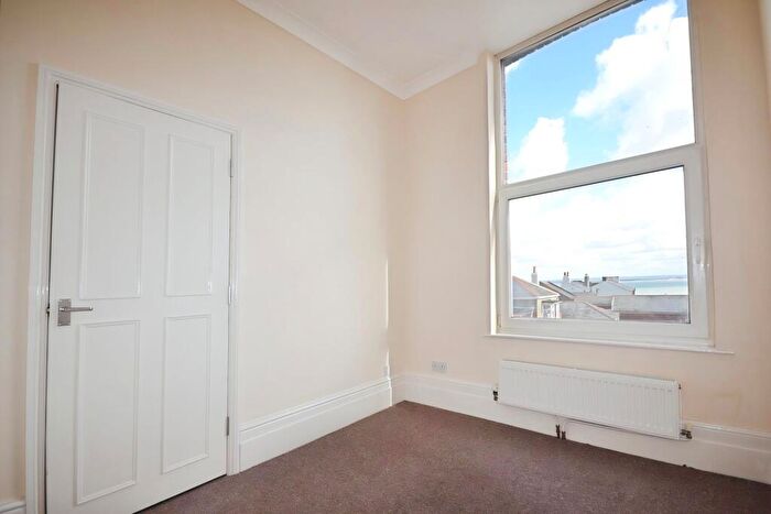 2 Bedroom Apartment To Rent In Union Street, Ryde, PO33