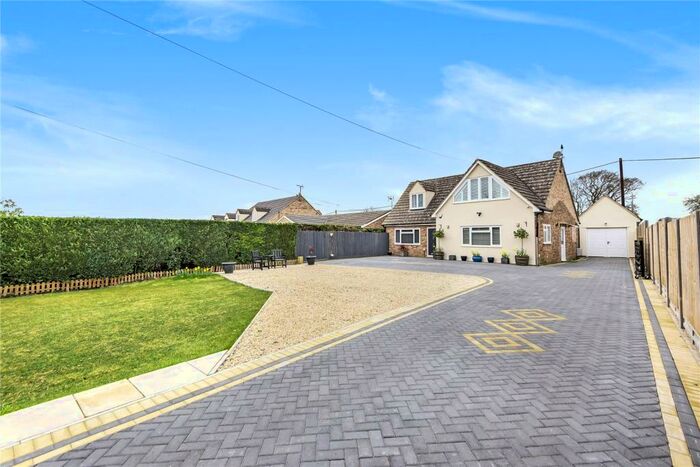 3 Bedroom Detached House For Sale In Brize Norton Road, Minster Lovell, Witney, OX29