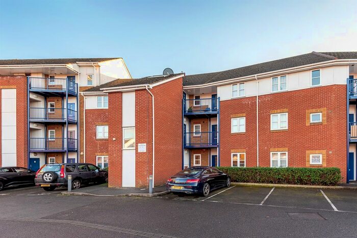 2 Bedroom Flat To Rent In Kennet Walk, Reading RG1