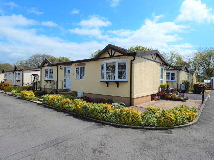 2 Bedroom Mobile Home For Sale In Lydeway, Devizes, Wiltshire, SN10