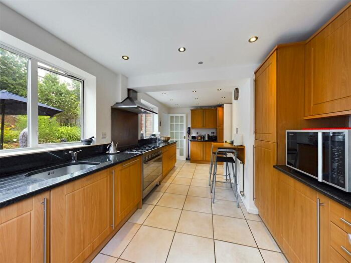 4 Bedroom Detached House For Sale In Pound Hill, Crawley, RH10