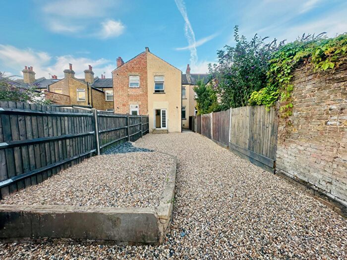 5 Bedroom Terraced House To Rent In York Street, Mitcham, CR4