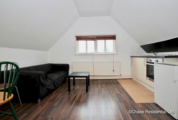 Studio To Rent In Kenton Road, Harrow, HA1