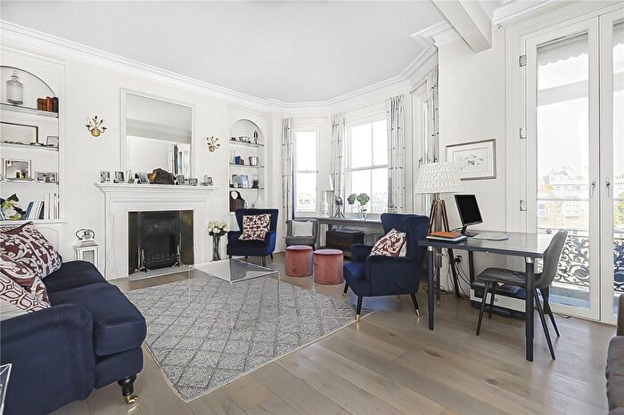 4 Bedroom Flat To Rent In Earls Court Square, London, SW5