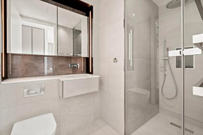 2 Bedroom Flat To Rent In Carrara Tower, Bollinder Place, EC1V