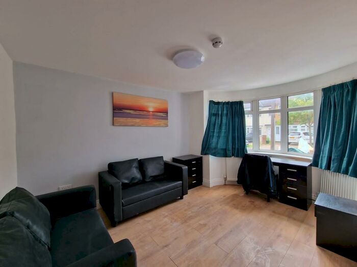 5 Bedroom Terraced House To Rent In Bempton Drive, Ruislip, HA4