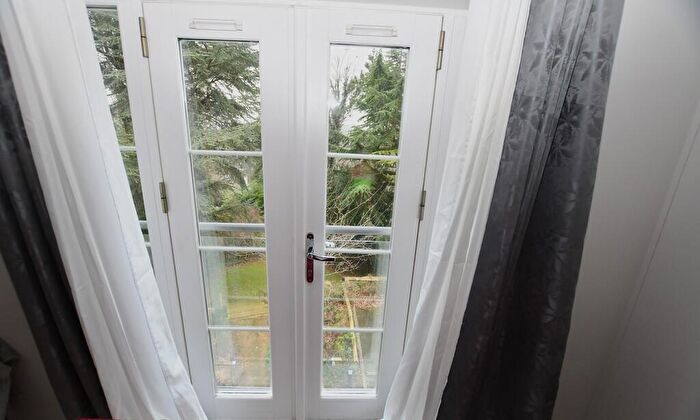 2 Bedroom Apartment To Rent In Russell Hill, Purley, CR8