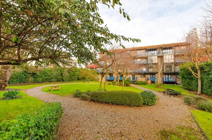 4 Bedroom Flat For Sale In Lancaster Drive, London, E14