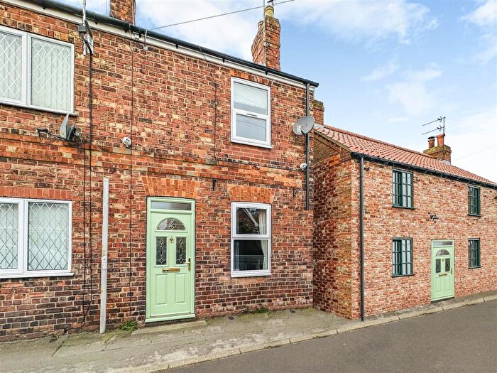 2 Bedroom End Of Terrace House For Sale In High Street, Hook, Goole, DN14